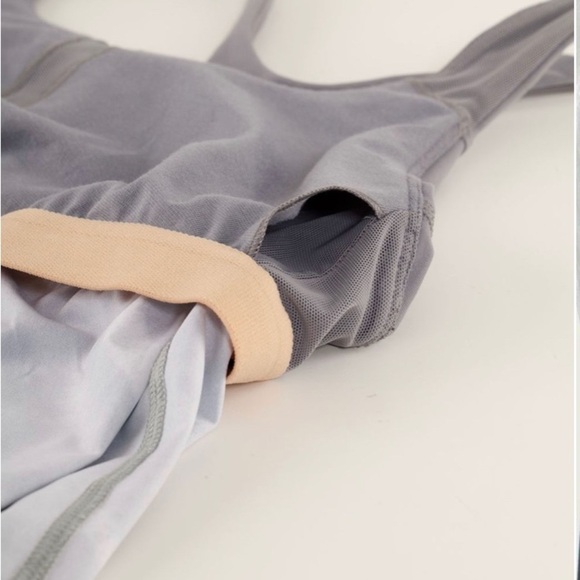 Lululemon Venus Tank Blazer Fossil / Fossil Material: Luxtreme, Swift size:6 - Picture 5 of 13
